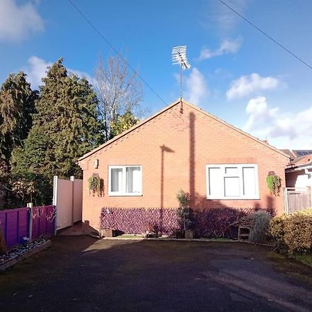 Cosy Bungalow In A Handy Location Market Harborough Eksteriør bilde