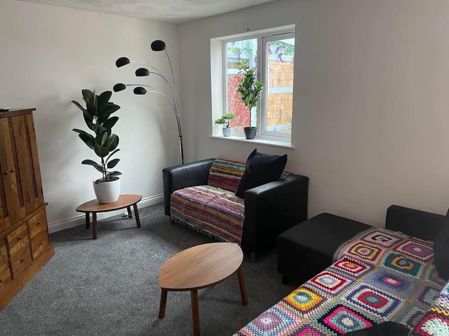 Cosy Bungalow In A Handy Location Market Harborough Eksteriør bilde
